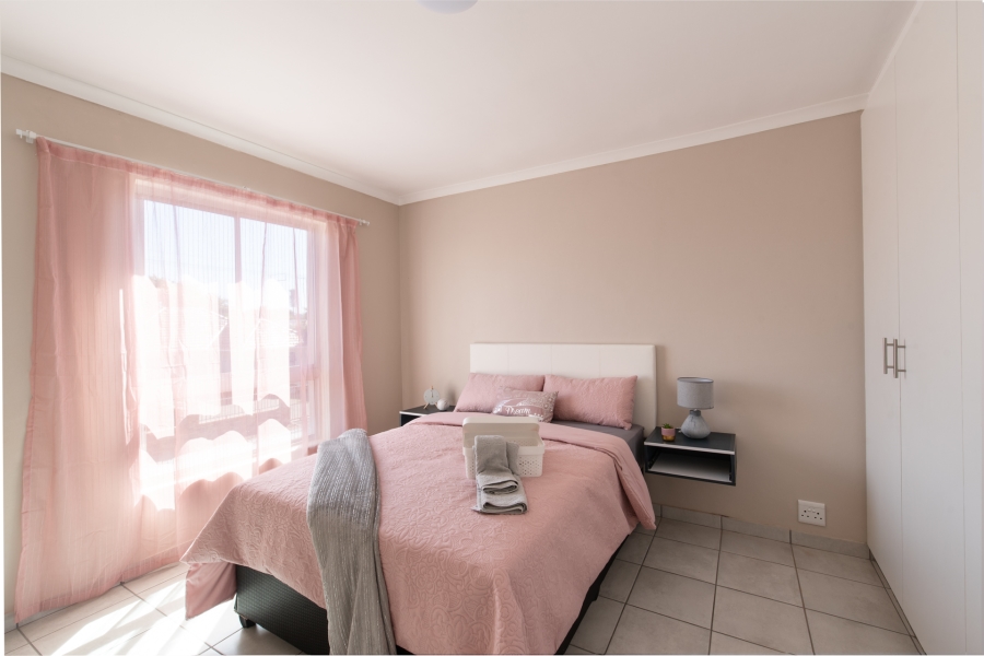 2 Bedroom Property for Sale in Oakdale Western Cape